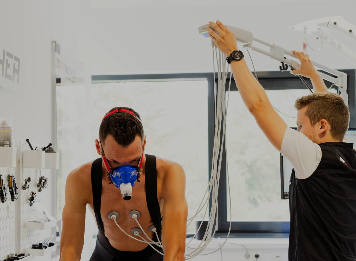 Alexander Huber und David Geisbauer bei der Spiroergometrie