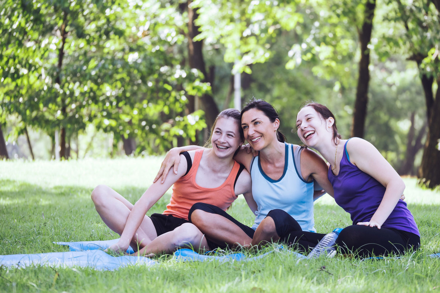 drei Frauen draußen