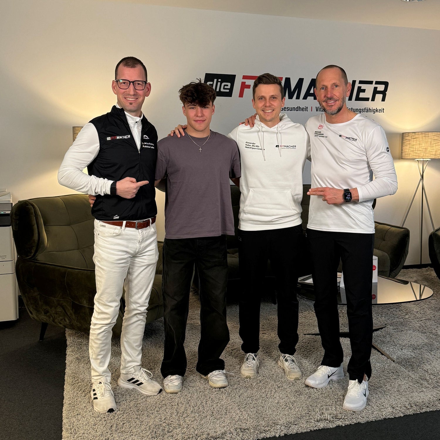 Medical Director Dr. med. univ.  Matthias Kirchmayr, Kiano Blum, Head of Sport Science Alexander Huber und CEO Michael Stadlmann