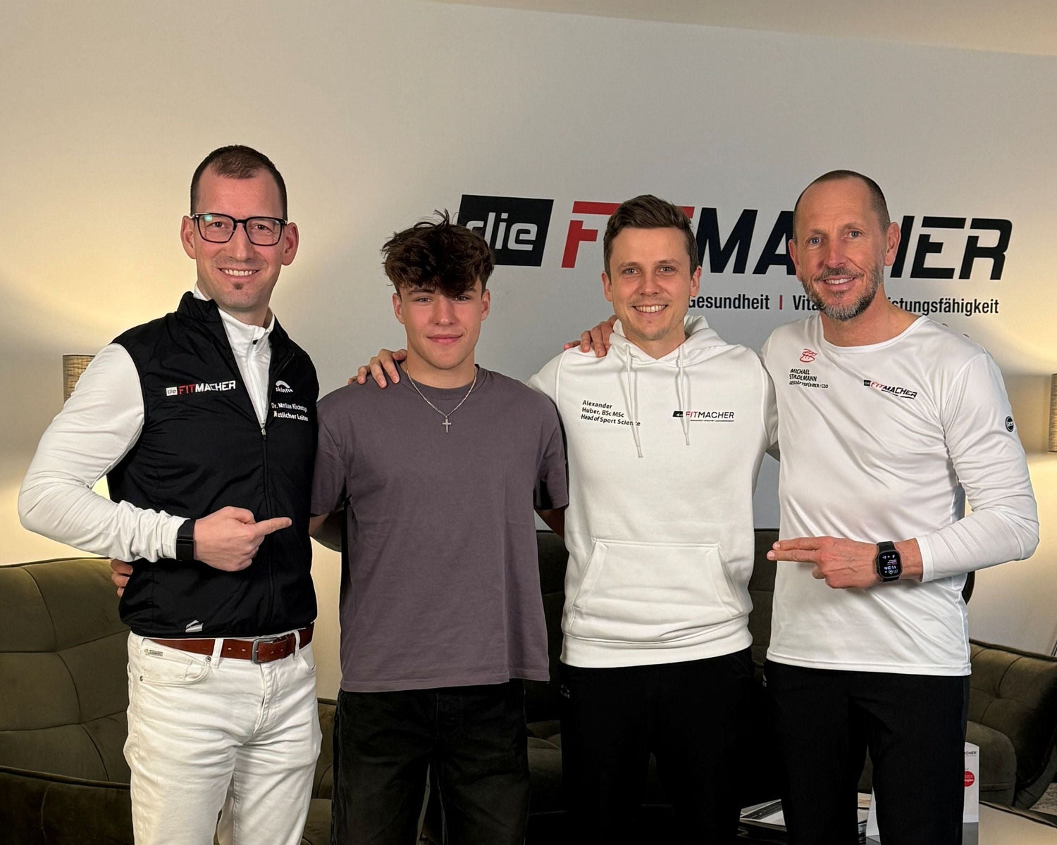 Medical Director Dr. med. univ.  Matthias Kirchmayr, Kiano Blum, Head of Sport Science Alexander Huber und CEO Michael Stadlmann