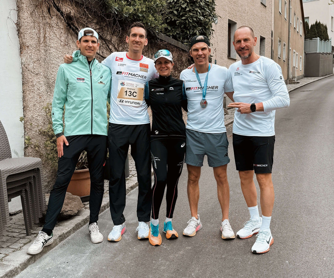 Teamfoto der dieFITMACHER-Marathon-Staffel mit Co-Founder & CEO Michael Stadlmann