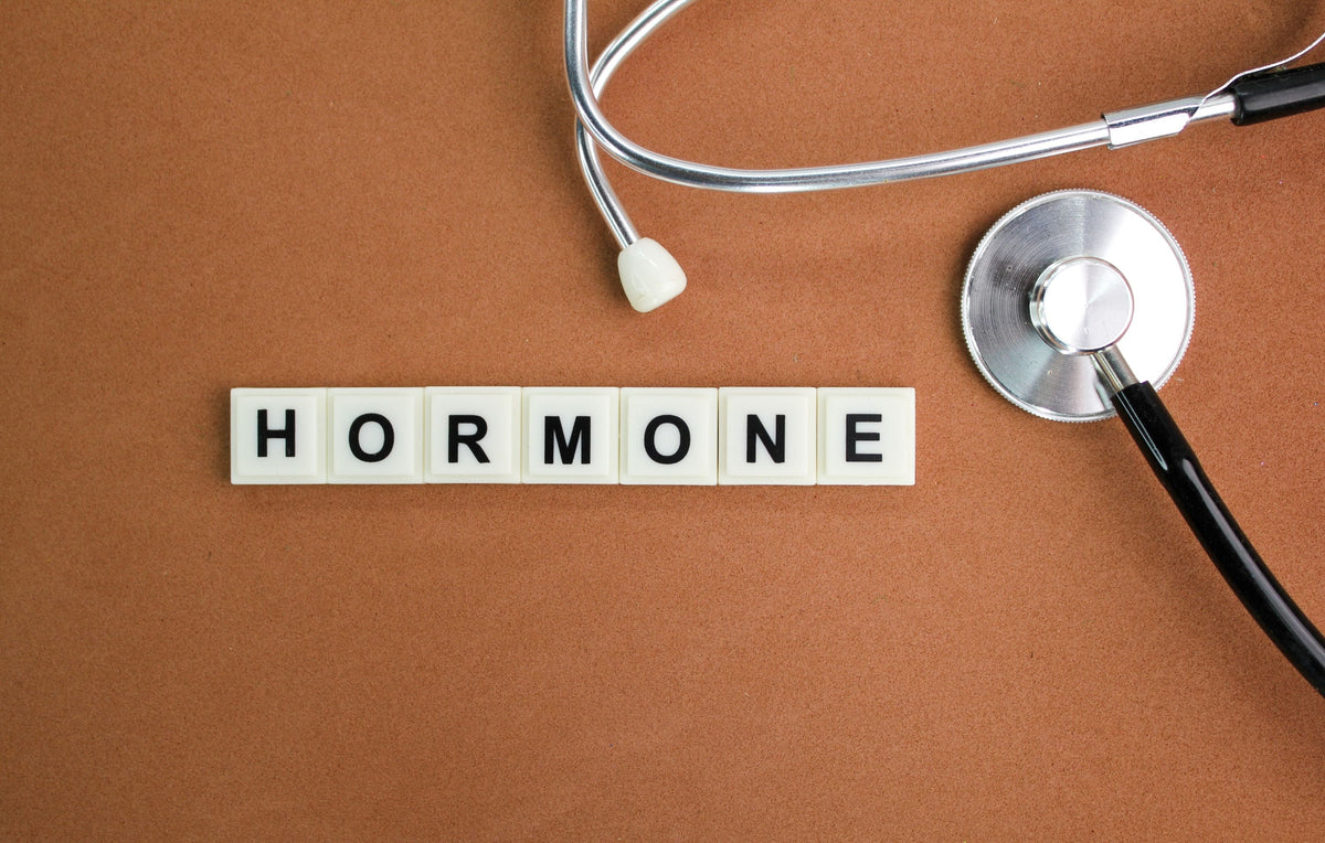Hormone buchstabiert mit Stethoskop