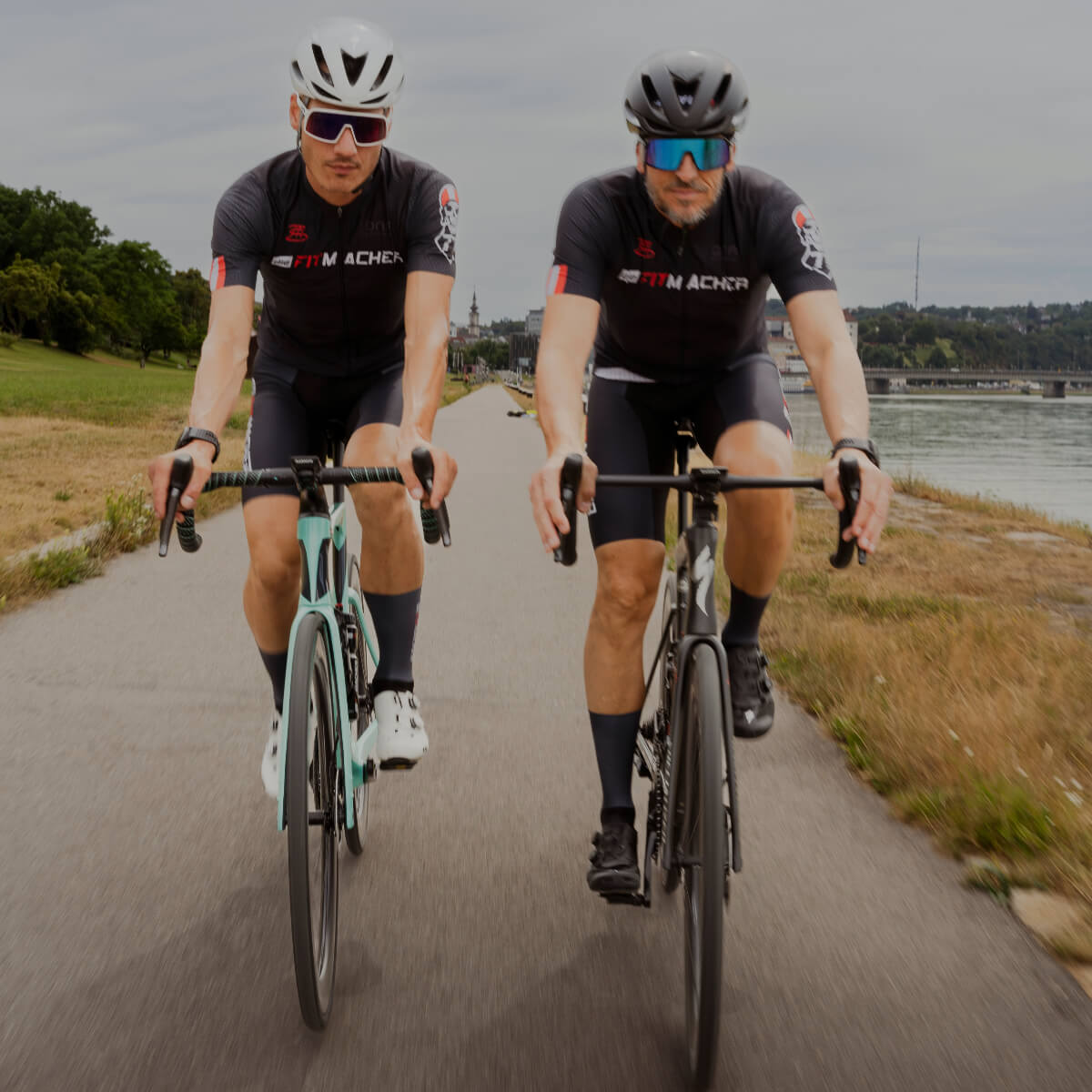 Michael Stadlmann und David Geisbauer auf dem Rennrad